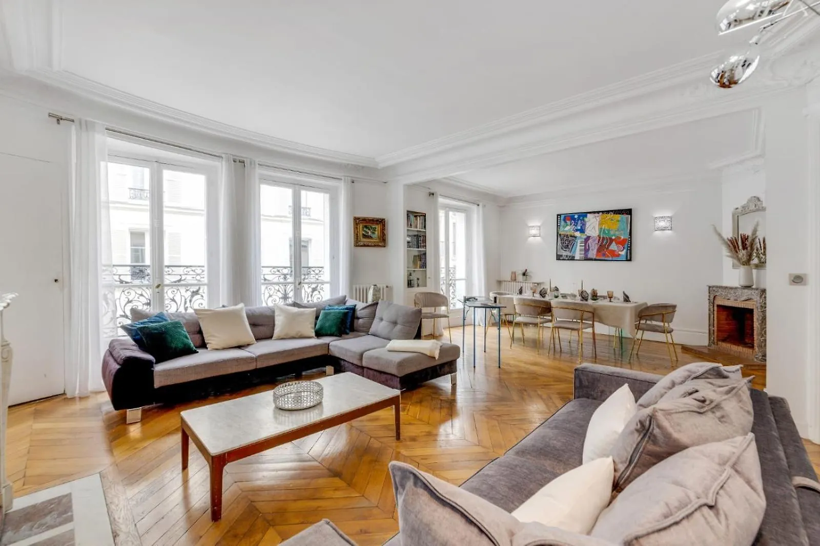 Luxurious Flat Champs Elysee * Paříž