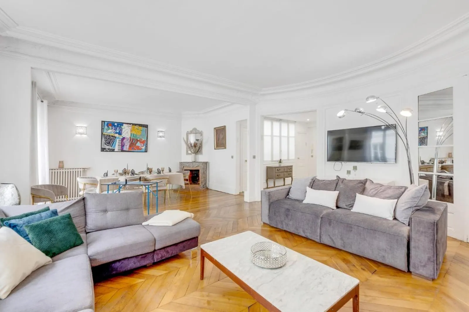 Luxurious Flat Champs Elysee Apartment