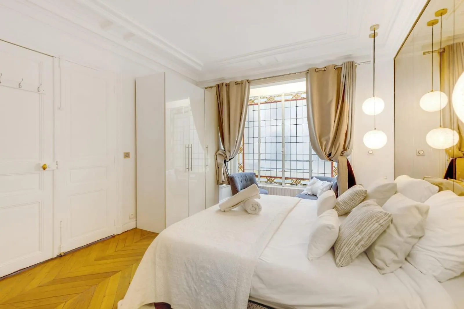 Apartment Luxurious Flat Champs Elysee Paris